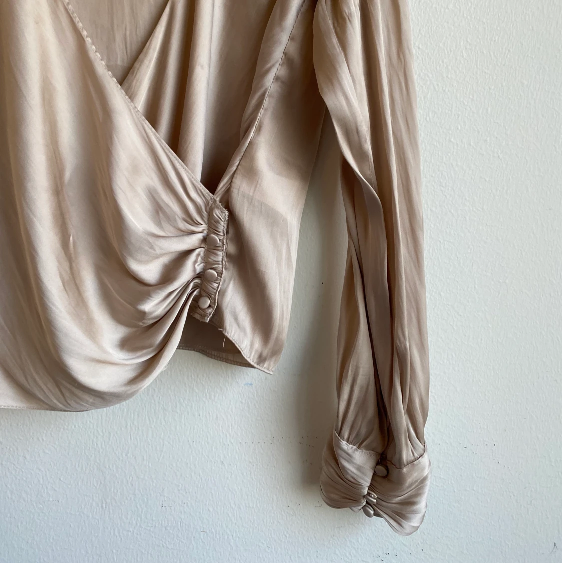 Elegant guldblus i strl 36✨✨