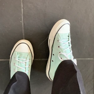 Converse  - Turkos blåa Converse i fint skick.  