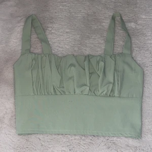 Jätte fin topp från shein storlek sx - Inte andvänd en enda gång bara provad på jätte fin jätte fin färg