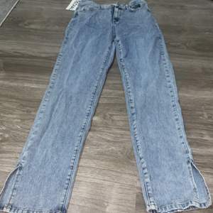 Jeans i nyskick, oanvända 