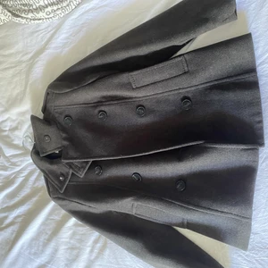 Jacka/klappa xs  - Säljer min jacka/kappa andvänd fåtal gånger o i fint skick.