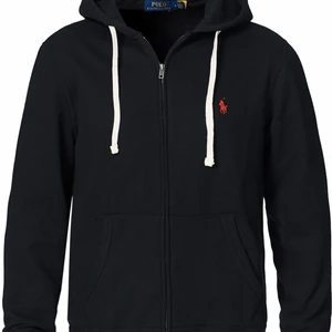 Ralph lauren zip hoodie? - Använd max 5 gånger helt perfekt skick skriv för pris och mer bilder! Nypris 1700kr!