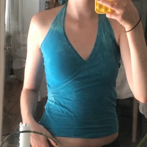 Halterneck topp - Turkos halterneck topp från diesel, lite tie dye 00-tal