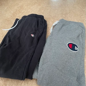 Två champion mjukisbyxor  - Champion mjukisbyxor, 100kr st eller 160kr för båda. Postar eller möts upp i Sollentuna