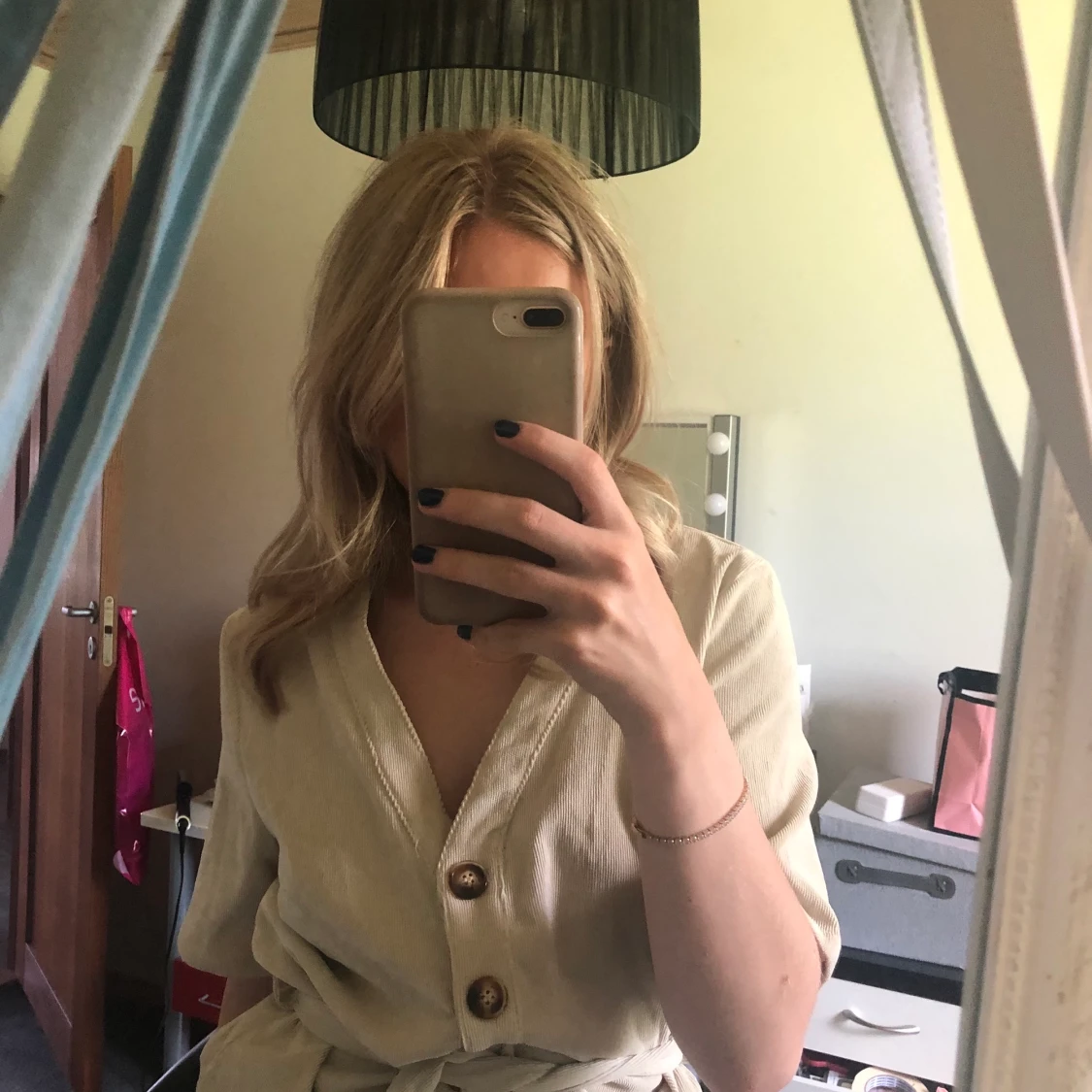 Jättesöt topp med knyte i midjan str S - 90