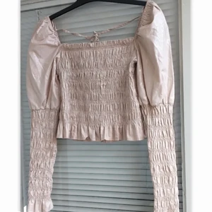 Tröja - Tröjan på bilden säljes fast i lila! Egna bilder kan fås