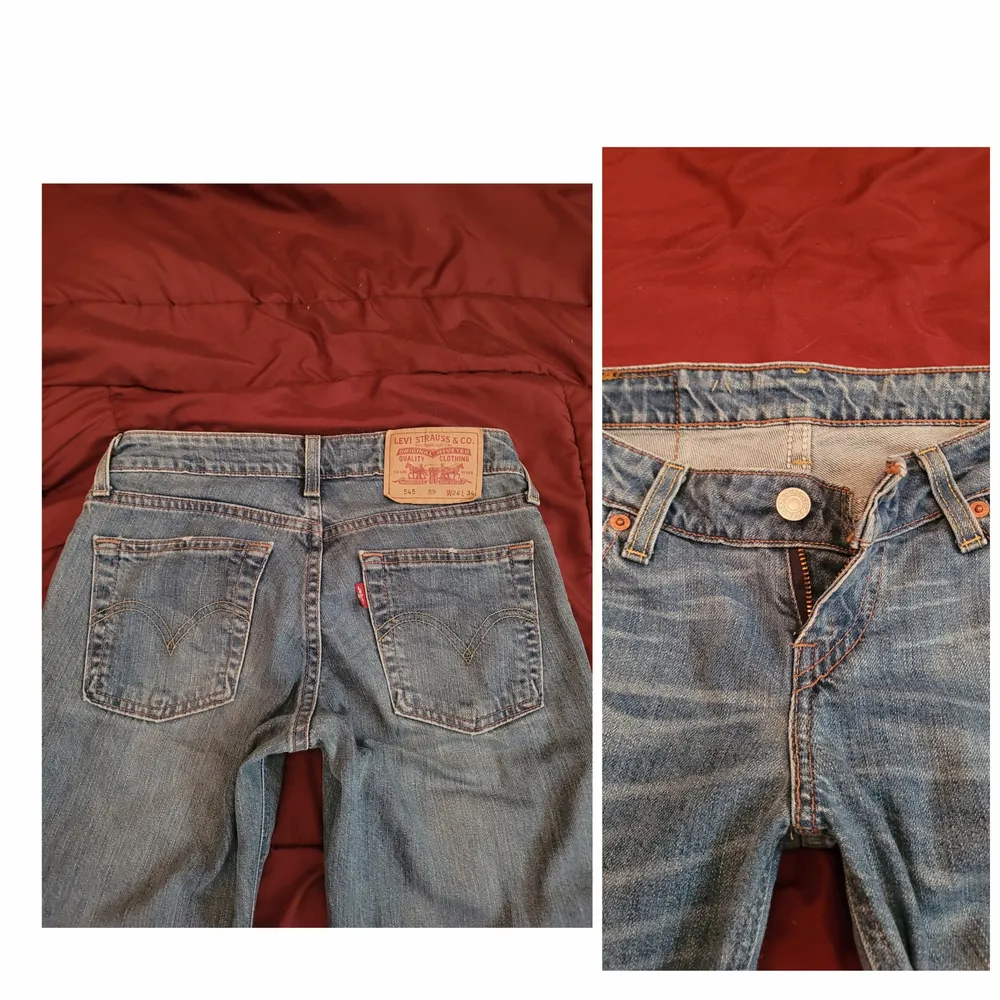 Midjemått: 73  innerbenslängd: 77 Bootcutjeans med låg midja! Modellen är 545. Storlek w26. Tror benen är uppsydda av förra ägaren. Obs! Saknas dragkedja, dock går det jättebra för mig att ha de utan att de märks med tanke på knappen(Eventuellt laga?)🤍🌸. Jeans & Byxor.