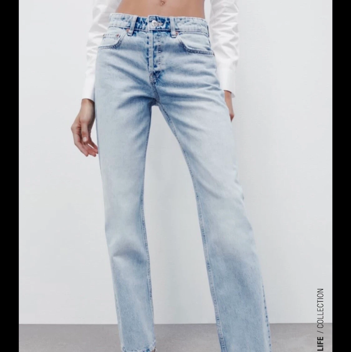 Zara Midrise ljusblå jeans storlek 34