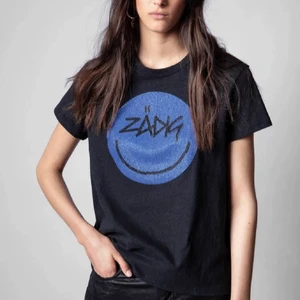 Zadig tröja  - Säljer dena sjukt fina T-shirten från Zadig!!!  Använd typ 2 gånger 💗💗 ny pirs 1200