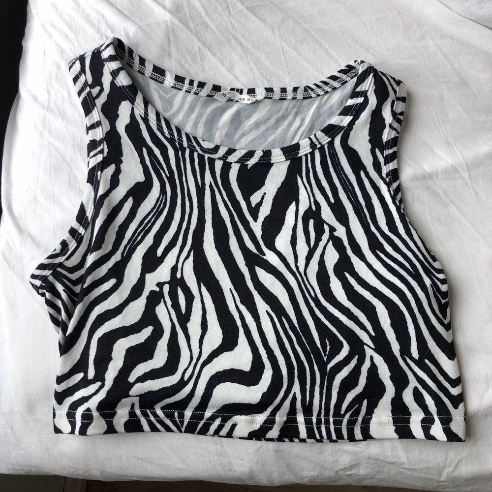 Zebra mönstrigt linne 30kr+ frakt. Toppar.