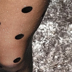 Tights Calzedonia - Prickiga tights i S som glittrar, starkt material så liten chans att göra hål på dem. Köpta Calzedonia, 50kr