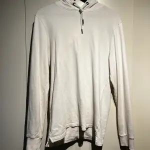 Vit, tunn hoodie från Jack&Jones.  Köpare står för frakt.