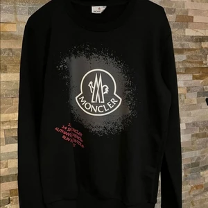 Moncler tröja - Moncler tröja finns i alla storlekar möts endast i gbg annars frakt 