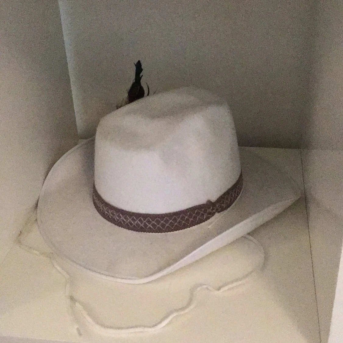 Vit cowboy hatt - 91