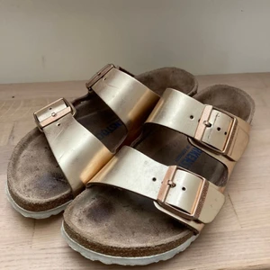 Birkenstock 37 - Använda med mycket kvar att ge. 