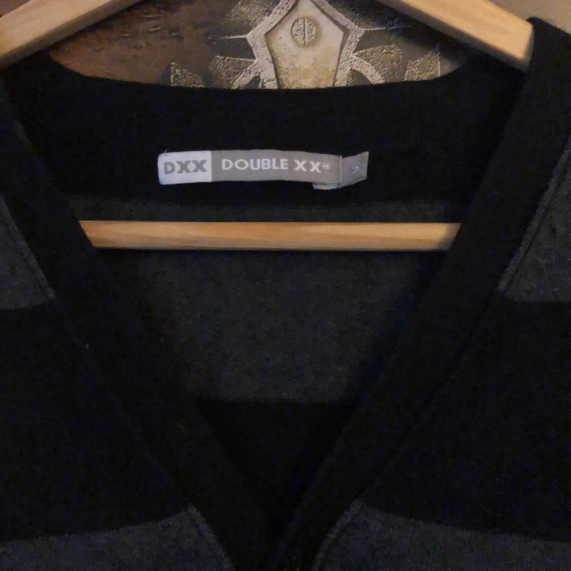 Grå- och svartrandig kofta - 90