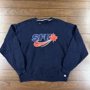 SFU Russel Sweatshirt - Snygg vintage Sweatshirt i storlek L! Bara att skriva om du undrar över något🙏