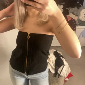 Topp/kjol - Säljer denna kjol som är minst lika fin som en topp! Superbra skick❤️