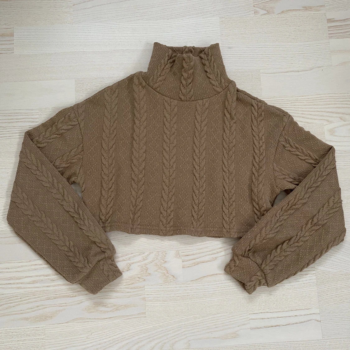 Brun kort långärmad tröja - 90