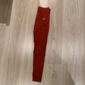 Gymshark tights - Gymshark tights, Storlek: S. Aldrig använda, bara testade:) Ordensrie pris: 699kr Köparen står för frakten!