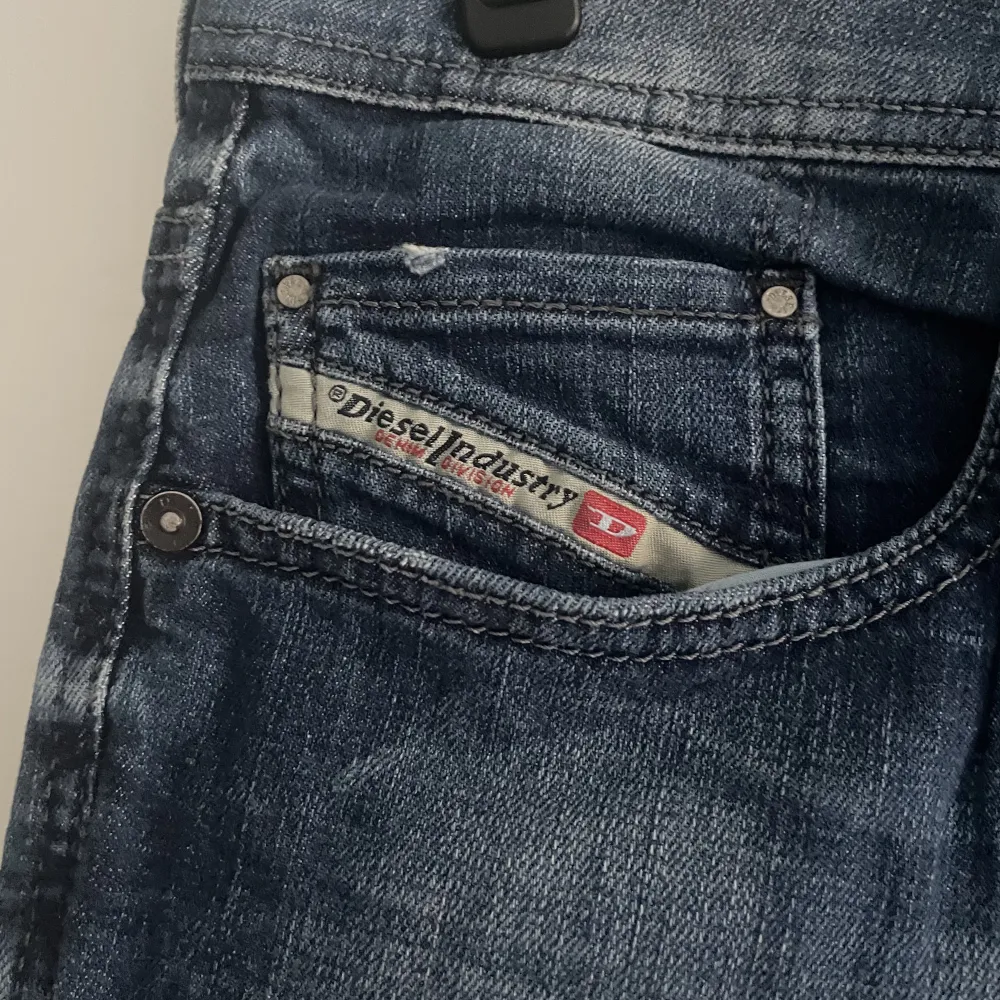 Jeans från diesel endast använda en gång nypris 1400kr. Jeans & Byxor.