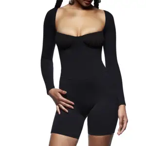 Bodysuit från tankair storlek xs i fint skick. Originalpris ca 3000.