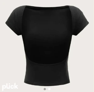 Shein topp - Lägger upp igen eftersom den tidigare avslutande budgivaren inte svarade!  Storlek S och inte alls använd. Kom ihåg bud är bindande!!  Självklart postar jag paketet! 