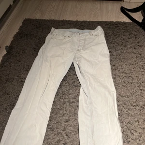 Weekday space  - Säljer mina Weekday space, tror aldrig jag har användt dem. Dem är i storlek 32/32