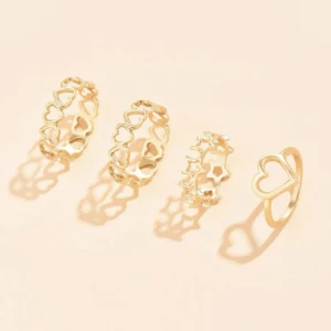 Ring - Guld ring SHEIN, tror att den kan passa ring storleken 54