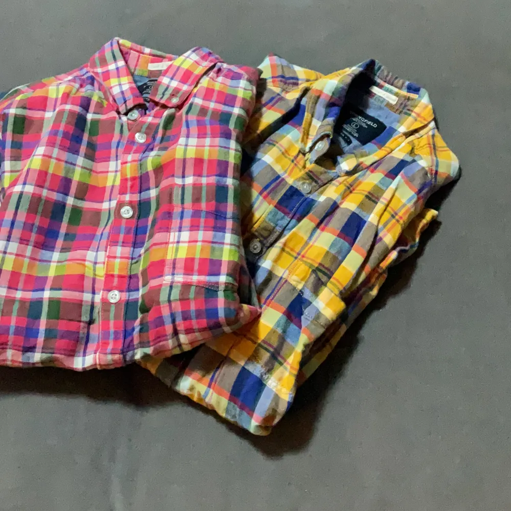 2 Kortärmade sommarskjortor. Skjortor.