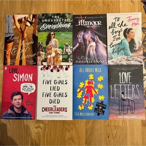 Storpocket - Storpocket på engelska i bra skick! 25kr/st + 57 frakt💖 Kommer inte skicka fler bilder på böckerna! OBS! köper du fler böcker kommer frakten även bli dyrare!