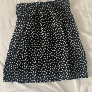 Blommig kjol  - En super gullig kjol 