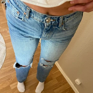 Gina 90s high waist jeans - Säljer nu dessa från gina i populära modellen 90s hight waist då de är försmå! Pris går att diskutera!