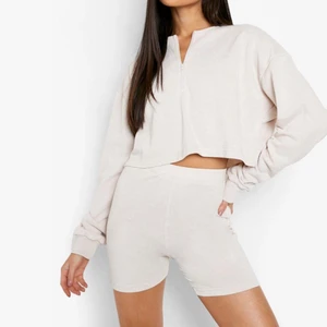 Set - Set från Boohoo i babyrosa/beige. Ny!