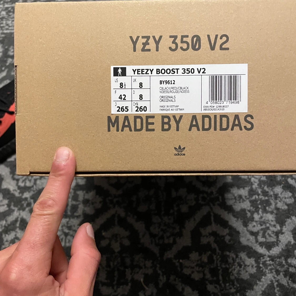 Yeezy boost 350 v2 black /red - 91