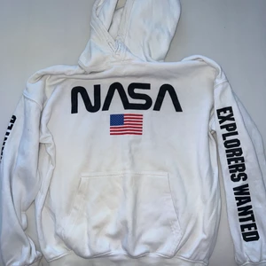 Nasa hoodie - Inte använt så mycket, den köpte jag från H&M