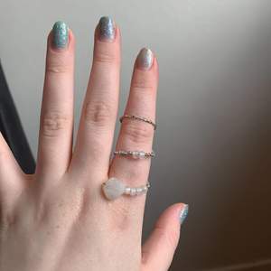 Handgjord ring med kristall som går att ändra till din exakta storlek🌸 sitter bra på alla fingrar! 