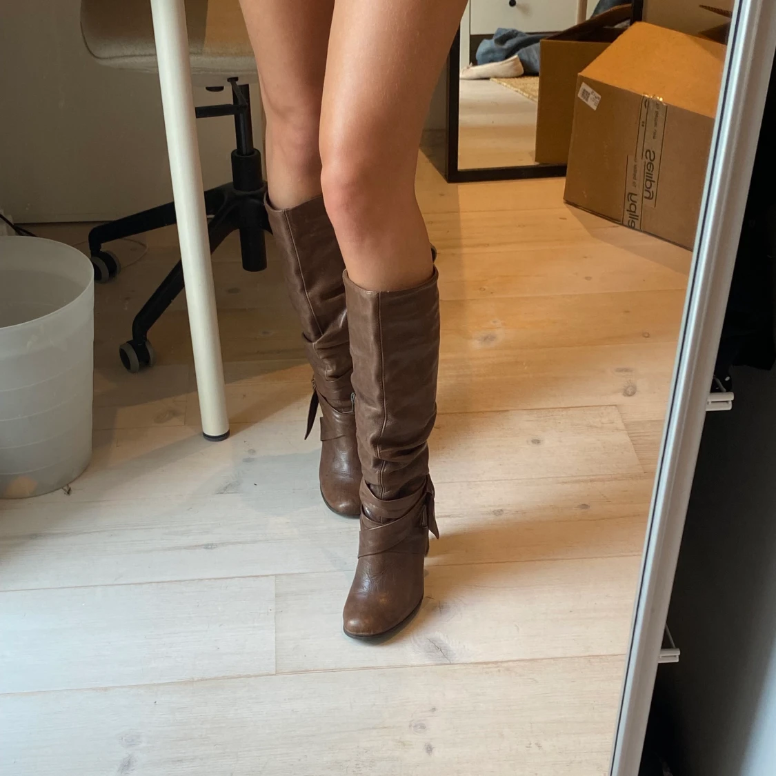 Bruna läderstövlar - 91