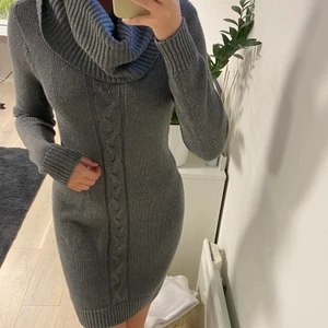 Stickad klänning - Superskön stickad klänning om endast är använd ett fåtal gånger. Vet ej märke💕 Strl M men stretchig så passar även fler!