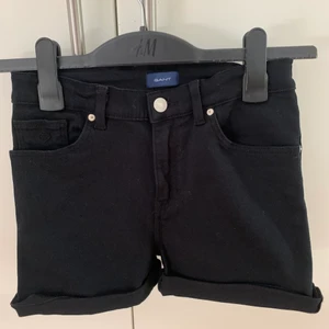 Gant jeansshorts - Säljer dessa gant jeansshorts då de inte kommer till användning. De är helt oanvända och säljs för 200kr+ frakt💞