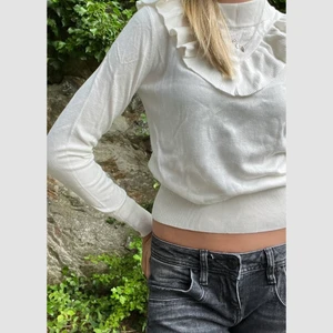 Super snygg tröja!💕😻 - Säljer min supersnygga tröja!😍 Tror den är köpt på Cubus förra terminen🤓 Perfekt till hösten!🍁😻