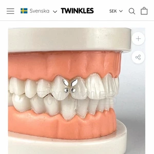 CRYSTAL BUTTERFLY TANDSMYCKE - Hej! Säljer nu mitt fjärils tandsmycke som är SÅÅÅÅ snyggt😢. Såklart oanvänt och kommer i original förpackning! Detta är 100% äkta swarowski som är det ända rekommenderade tandsmycket enligt tandläkare! Kommer i 4 delar & håller väldigt länge!