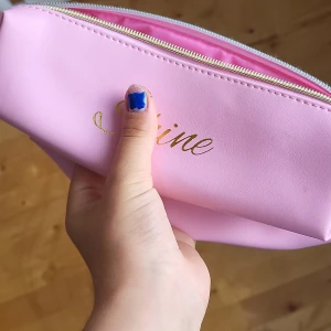 pennfack - Pennfrack som inte kom till användning shine! Nypris 2000kr säljer för att de inte har kommit till användning, nyköpt! Säljer för 500kr styck