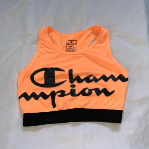 Träningströja - Snygg champion träningströja. Går att användas både som topp och tröja. 