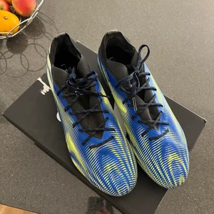 Adidas - Adidas fotbollskor storlek 42 pris kan diskuteras vid snabb affär 