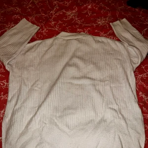 Tjock blus - Denna ”blusen” håller dig jätta varm och känns inte att den är direkt stickad:)