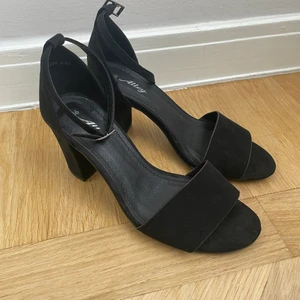 Klackskor, nya  - Storlek 36, helt nya 