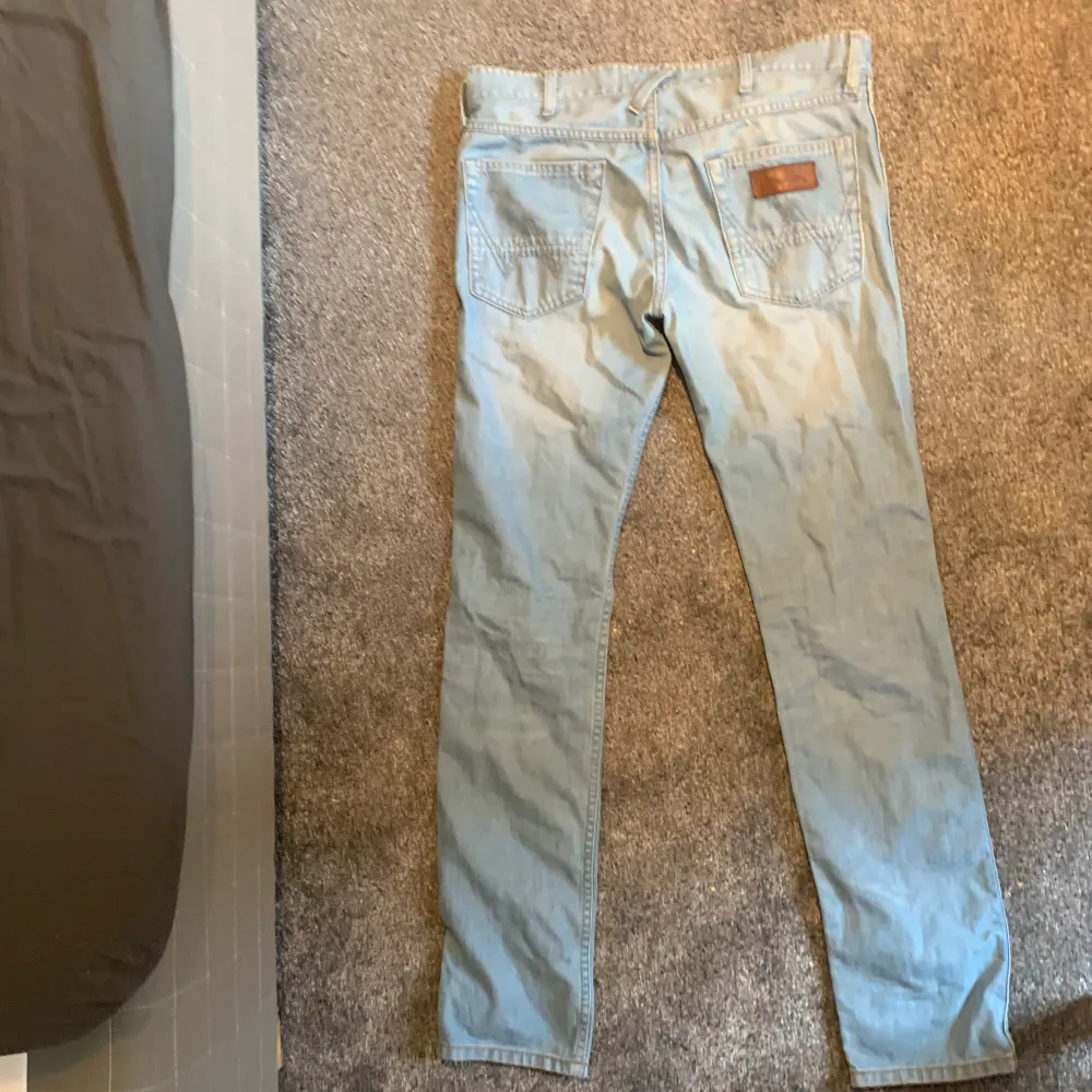 Skick 9/10 storlek 31 W 32/33L . Jeans & Byxor.