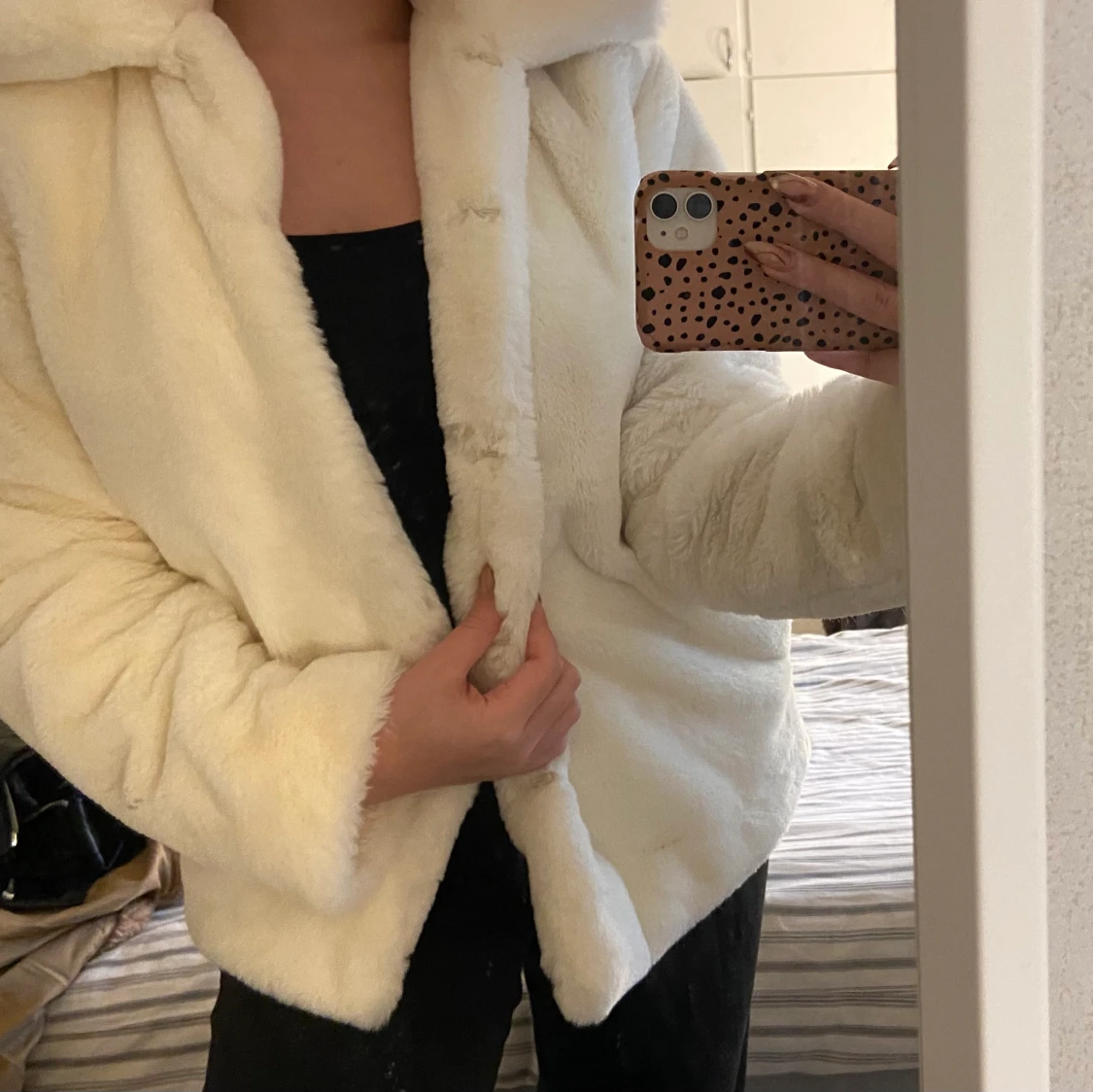 vit faux fur jacka - 90