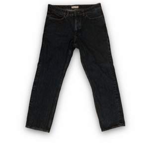 Ett par ”straight” Cubus jeans. Använda fåtal gånger (knappt). 